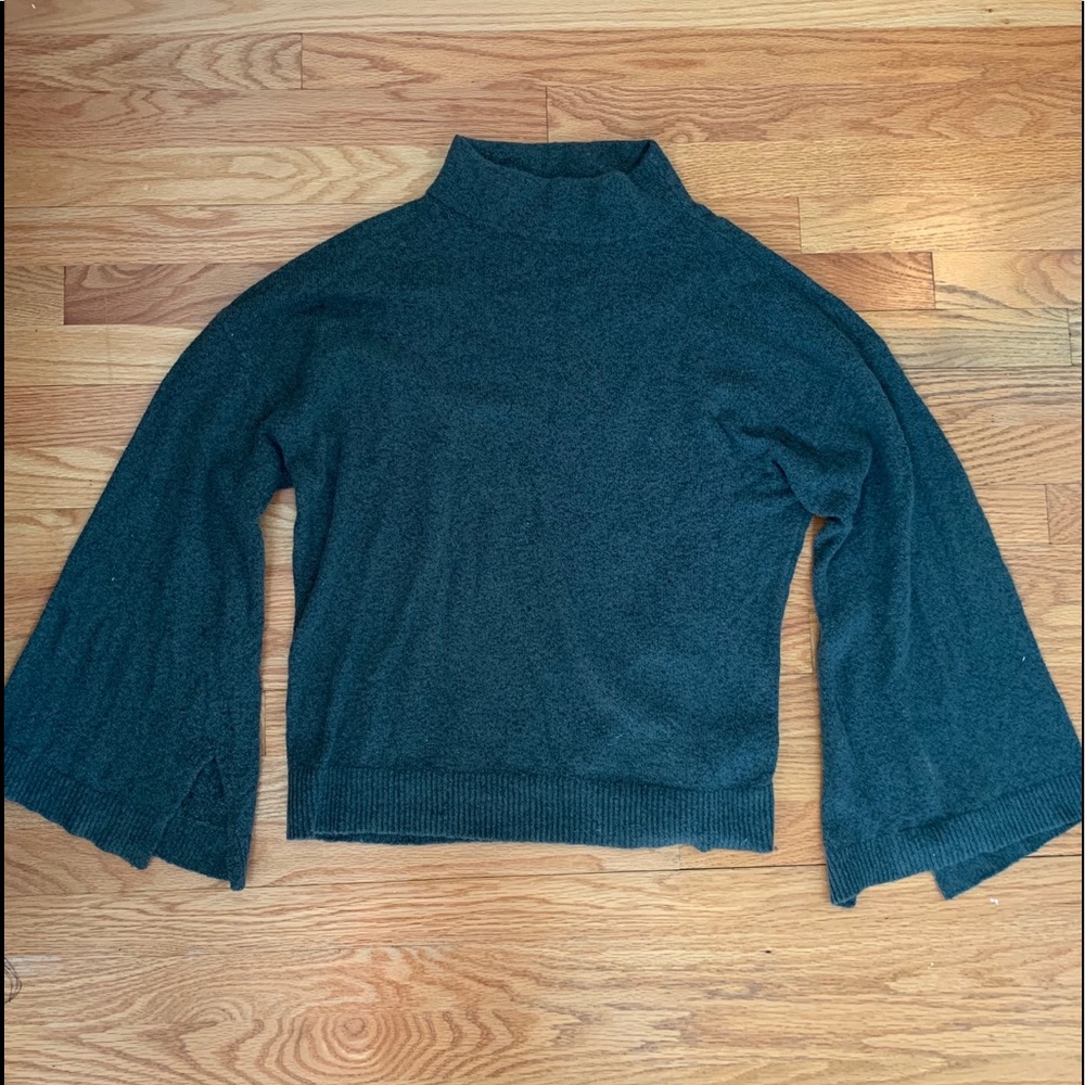 NORDSTROM BG Dark Green Wide Sleeve Turtleneck